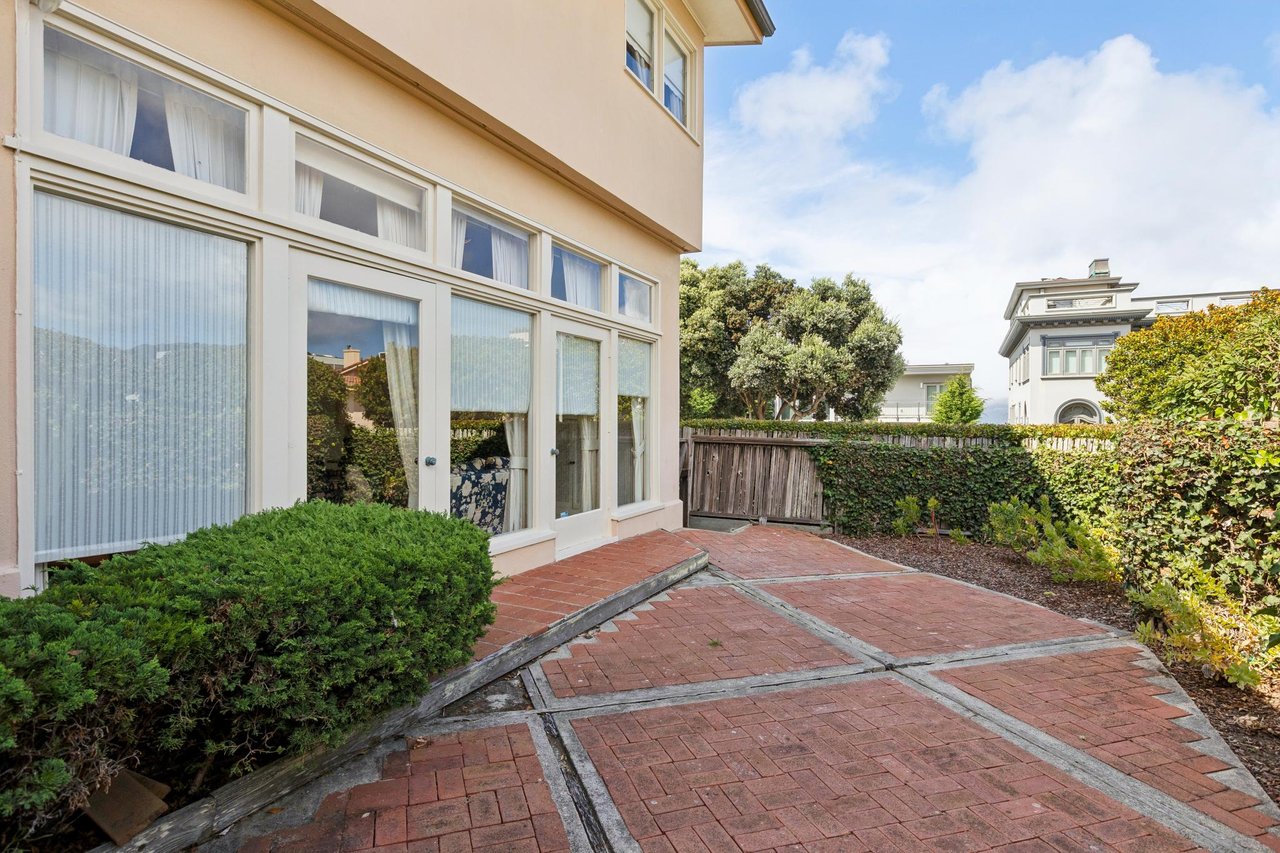 201 Sea Cliff Avenue