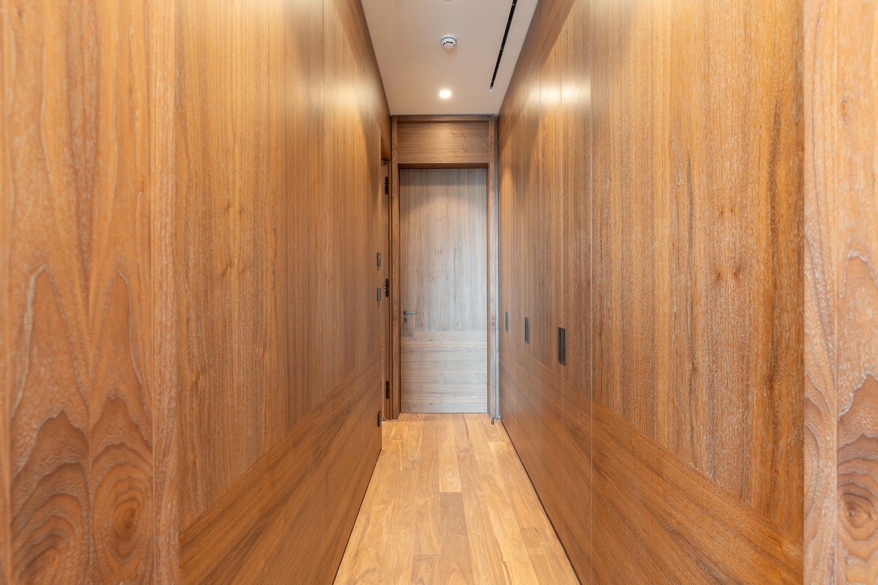 Four Seasons Private Residences - Penthouse 