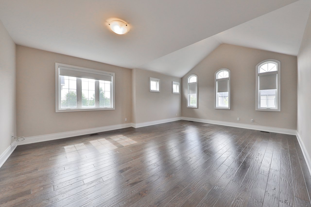 2163 Vineland Crescent, Oakville