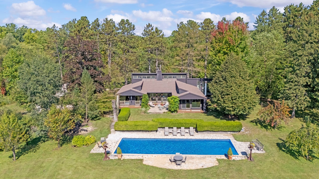 2408 E 800 N, La Porte, IN 46350