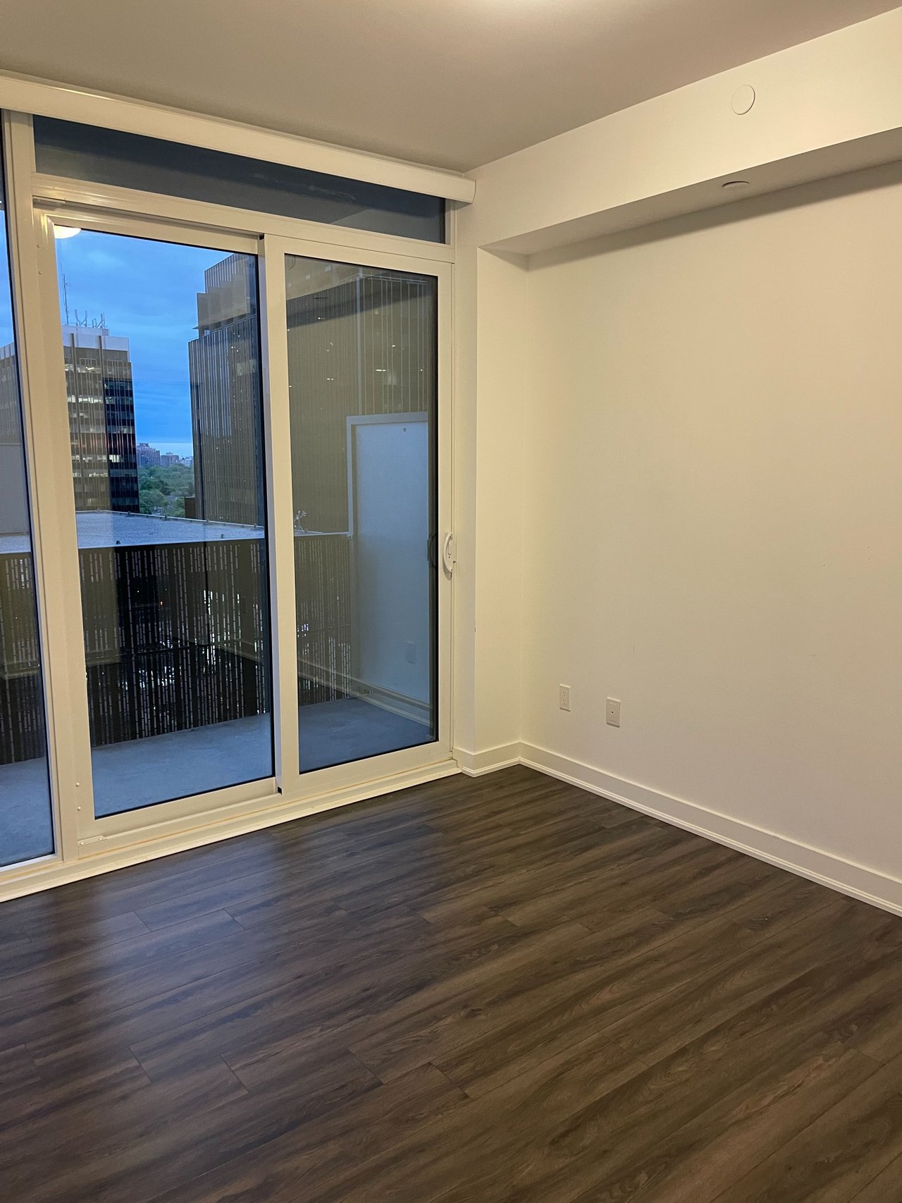 8 Eglinton Avenue E Unit: 711