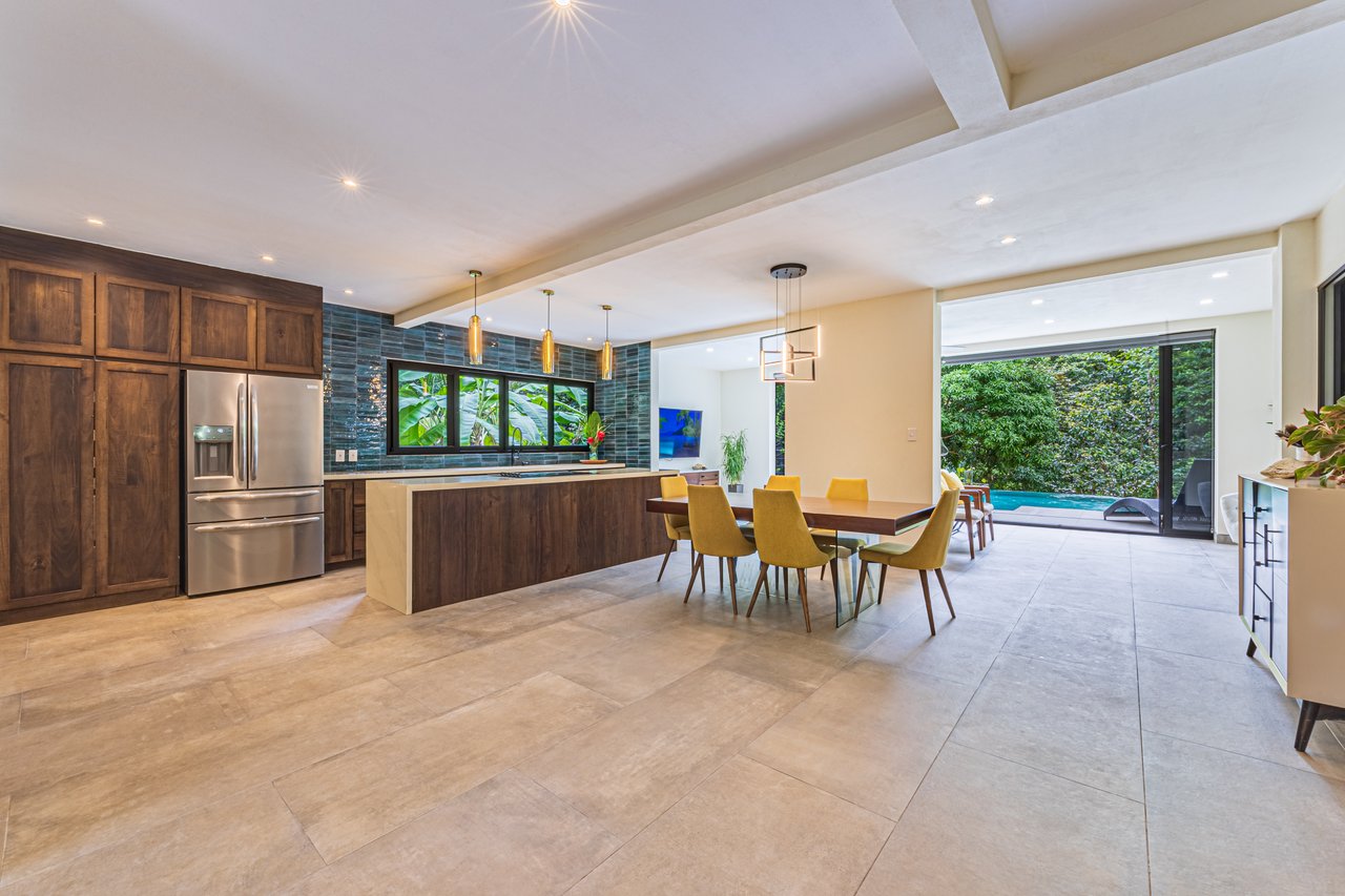 Luxury Rainforest Home + Guest House on 11 acres