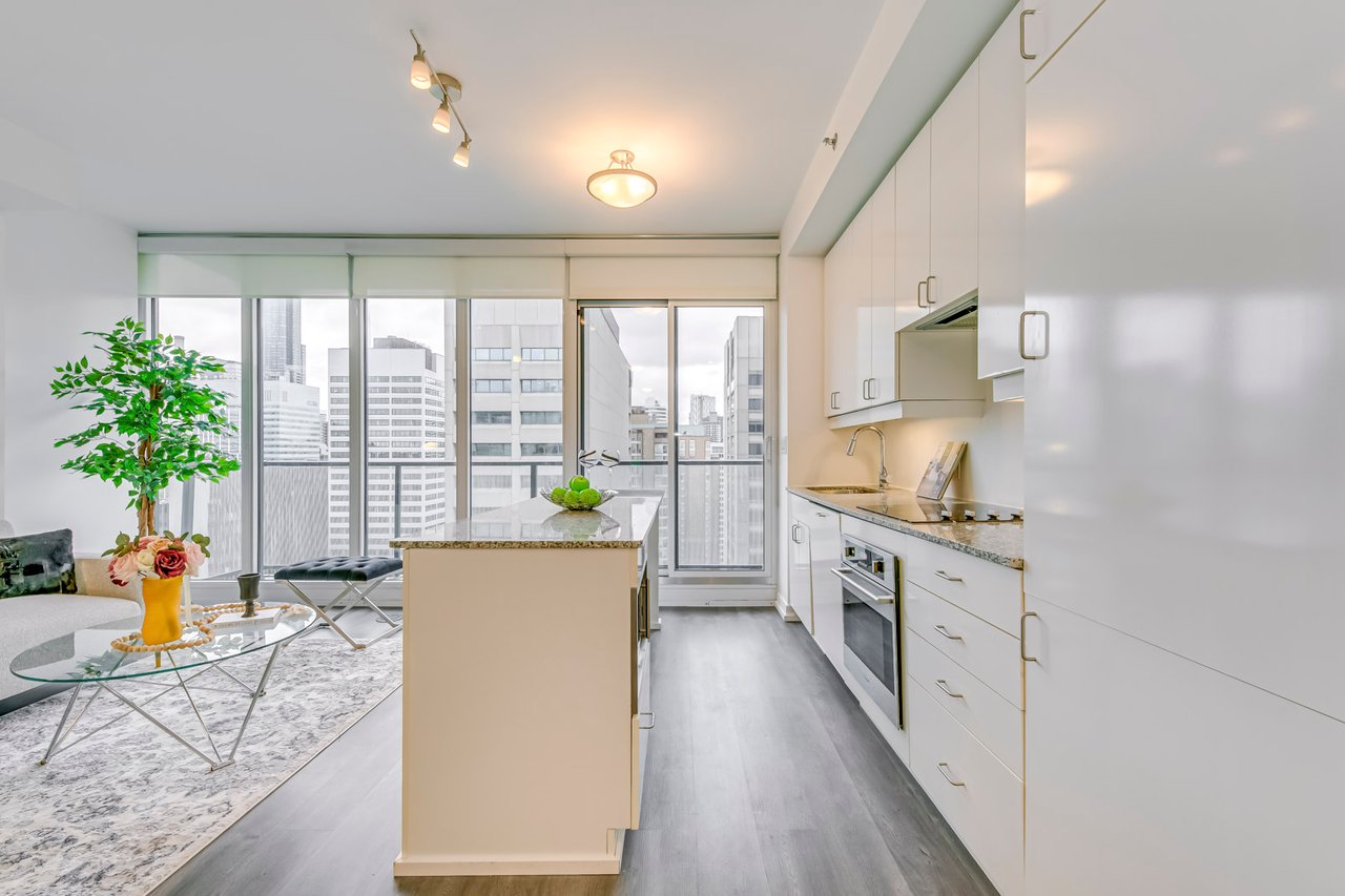 426 University Ave Unit 2310