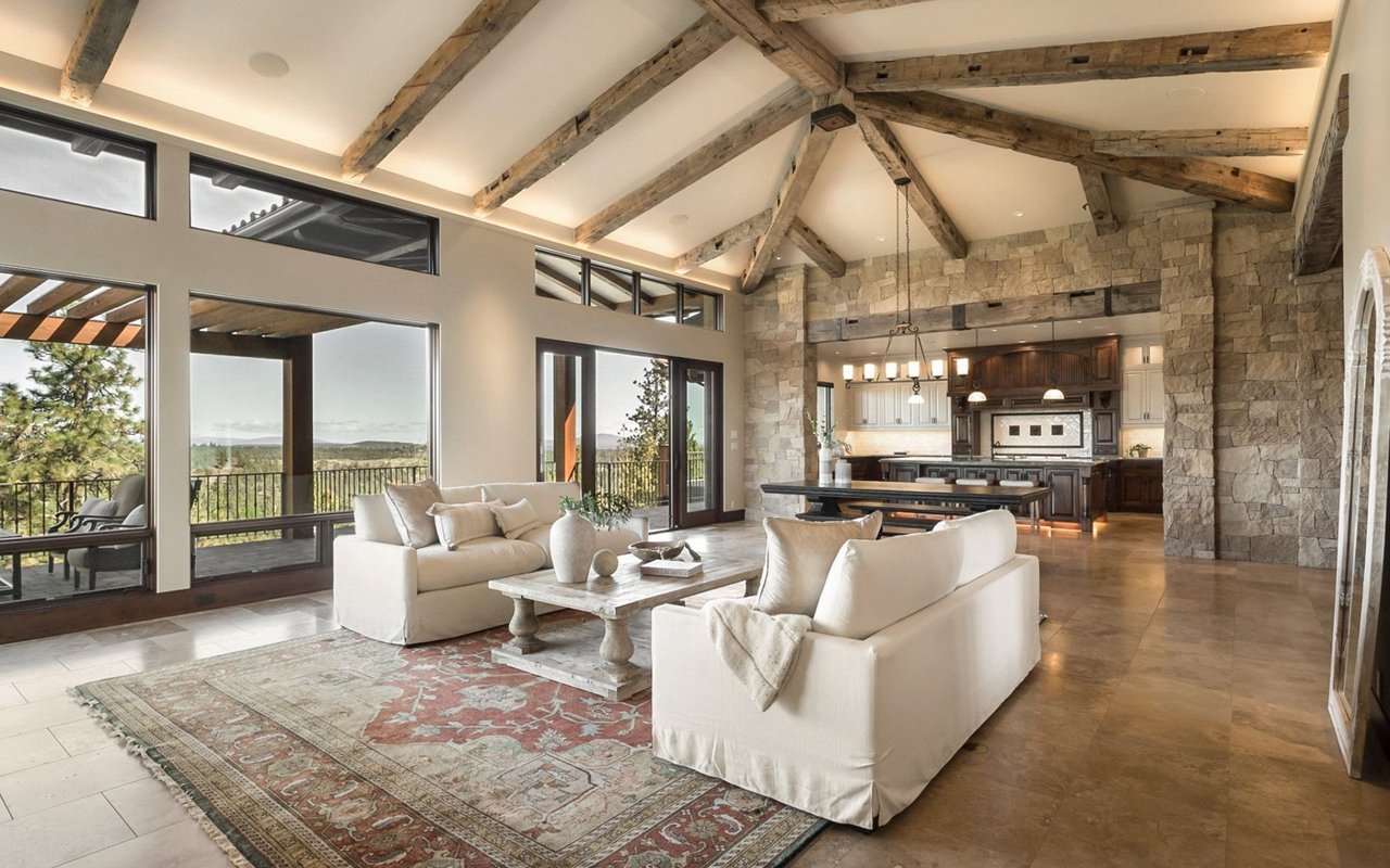 Just Listed: A Luxurious Custom Home with Breathtaking Cascade Mountain Views!