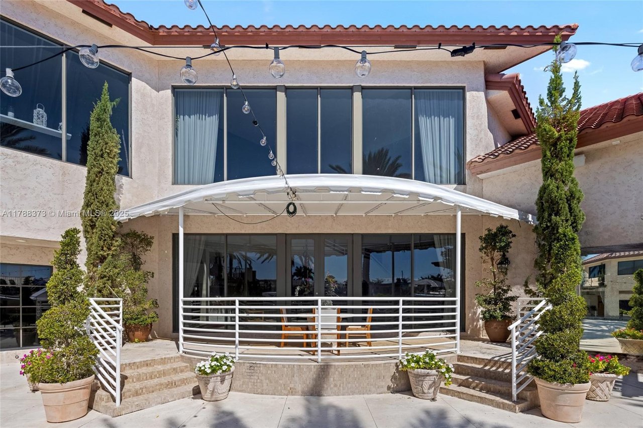 600 Isle Of Palms Dr