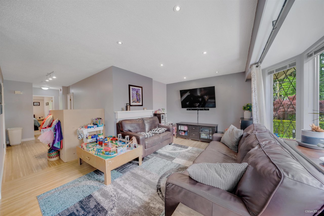 2052 W Keith Road, North Vancouver