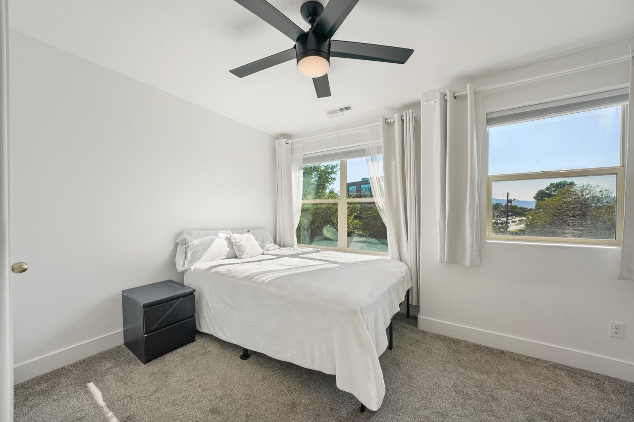 4475 S Lochnivar