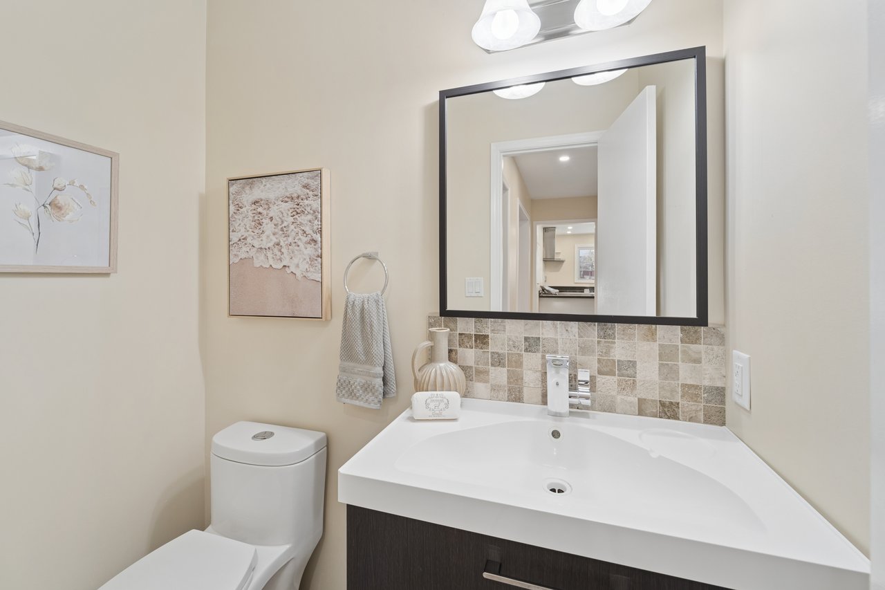 1156 Gloucester Square