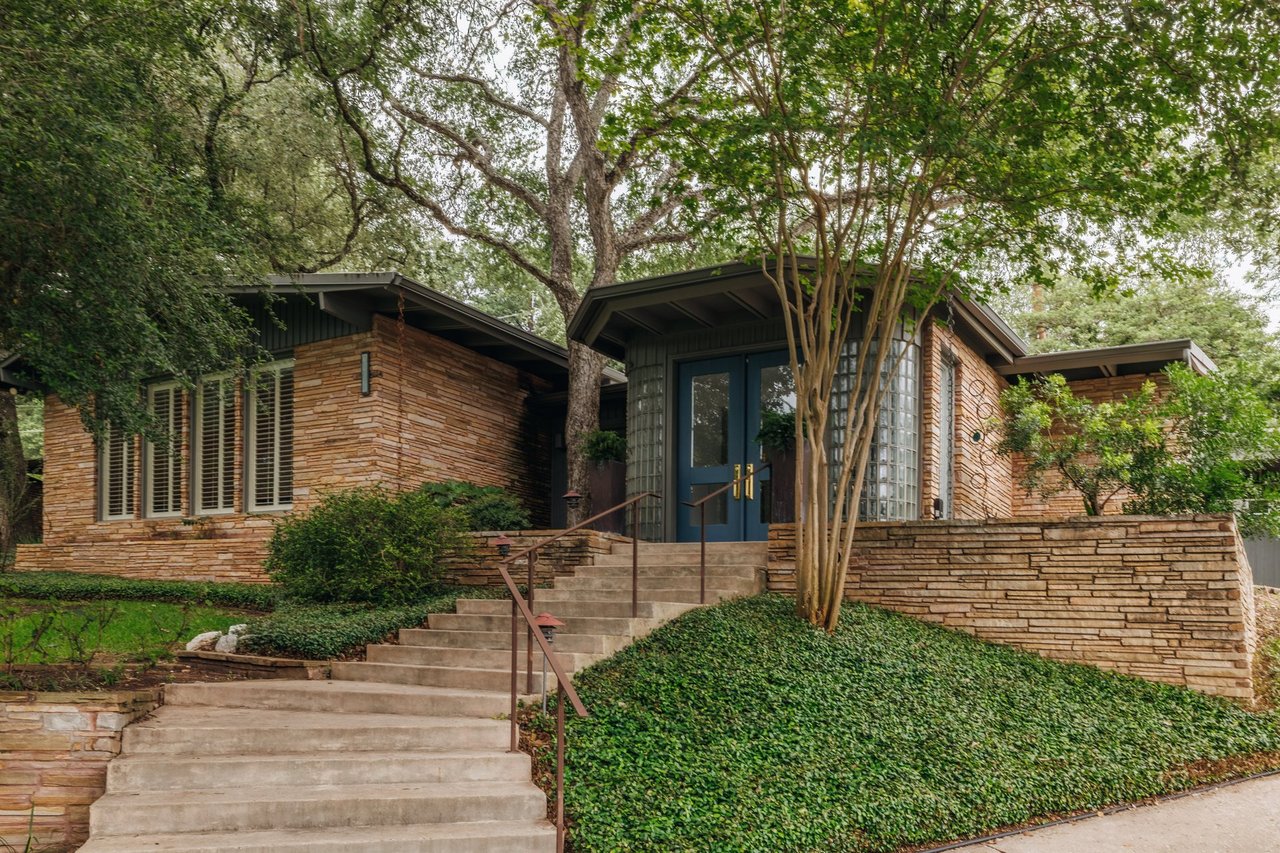 3304 Cherry Tree Circle