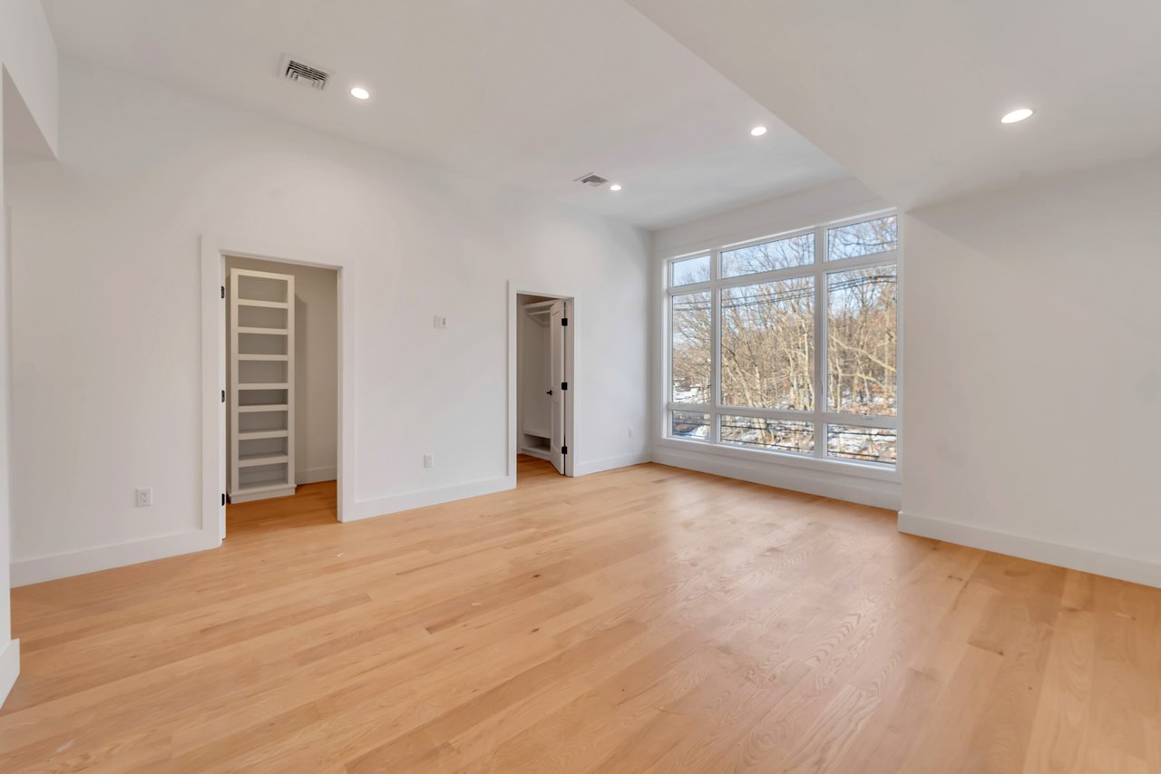 432 Stillwell Avenue B