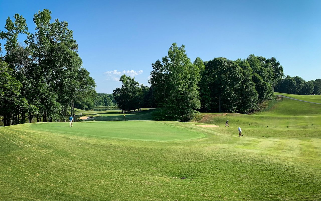 Country Club Shores