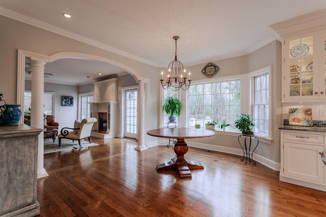 51 Lloyd Ln