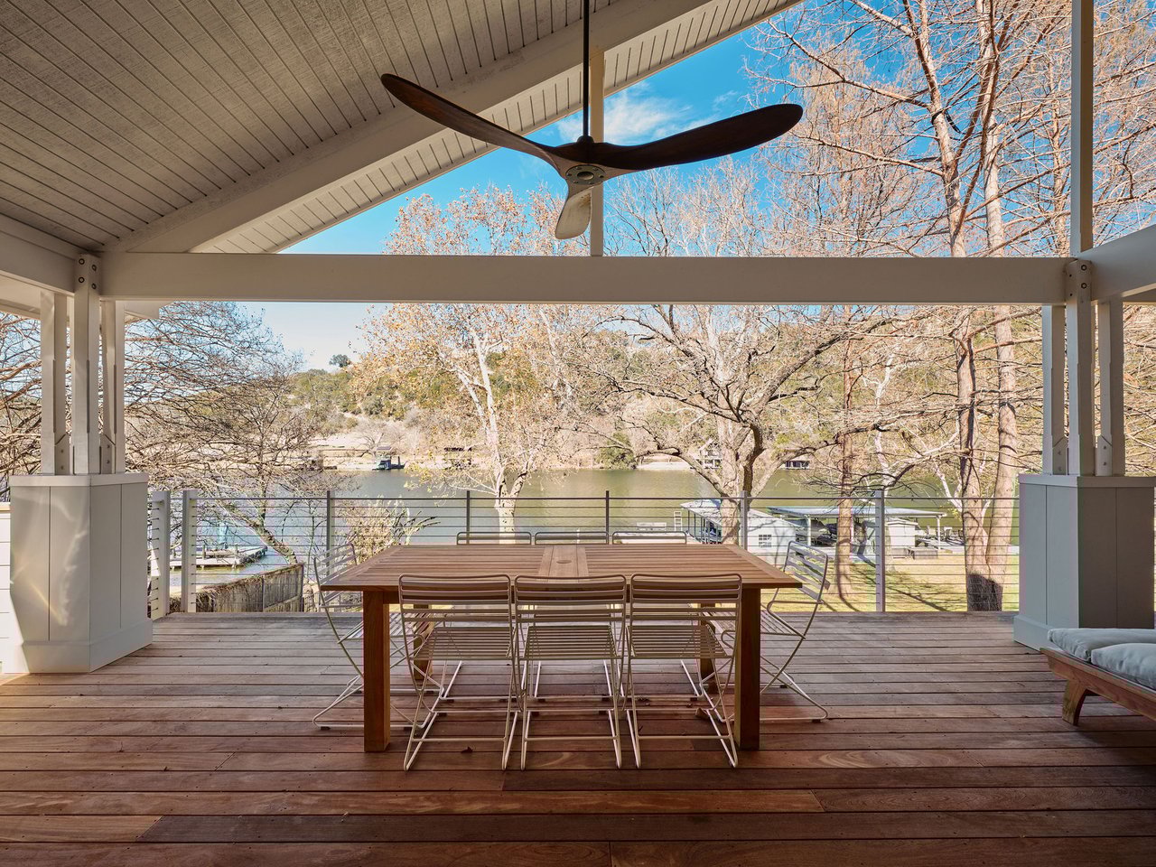 3016 Edgewater Drive