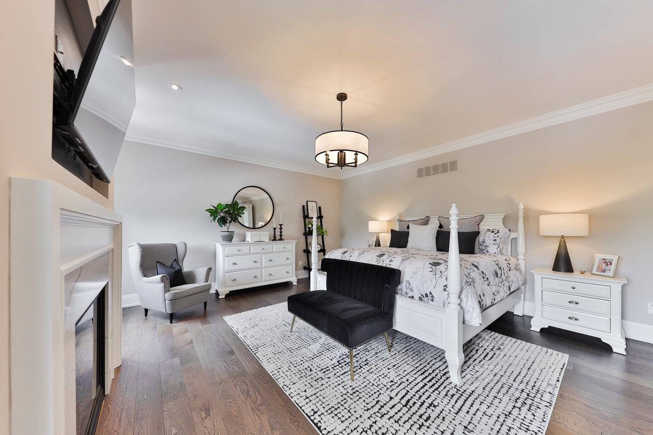 408 Saville Crescent, Oakville