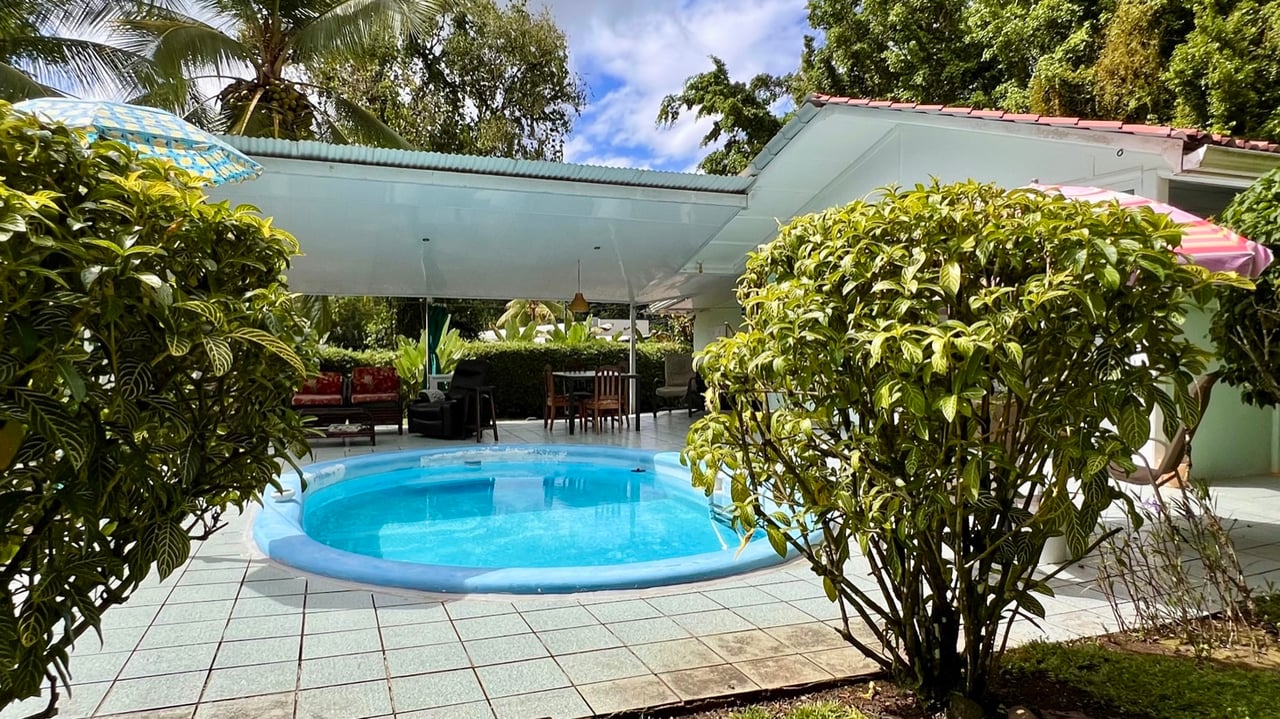 Home, 2 Rental Cabinas & Expansion Potential in Ojochal