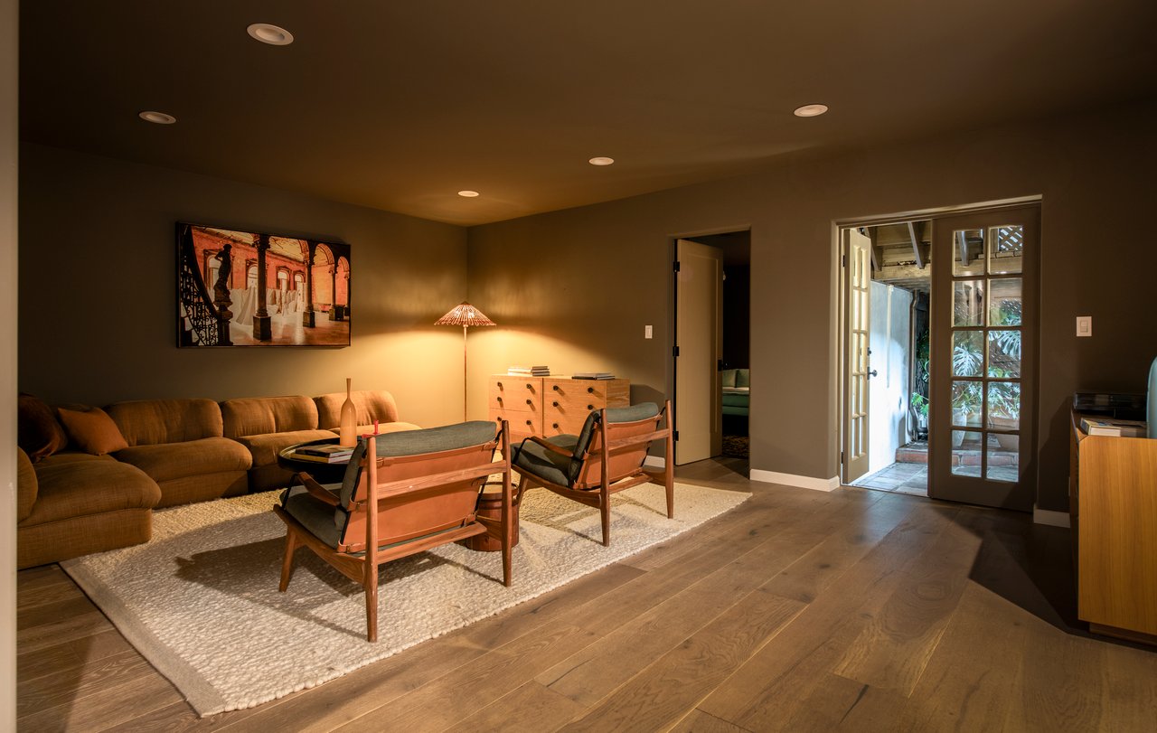 1982 N Normandie Ave