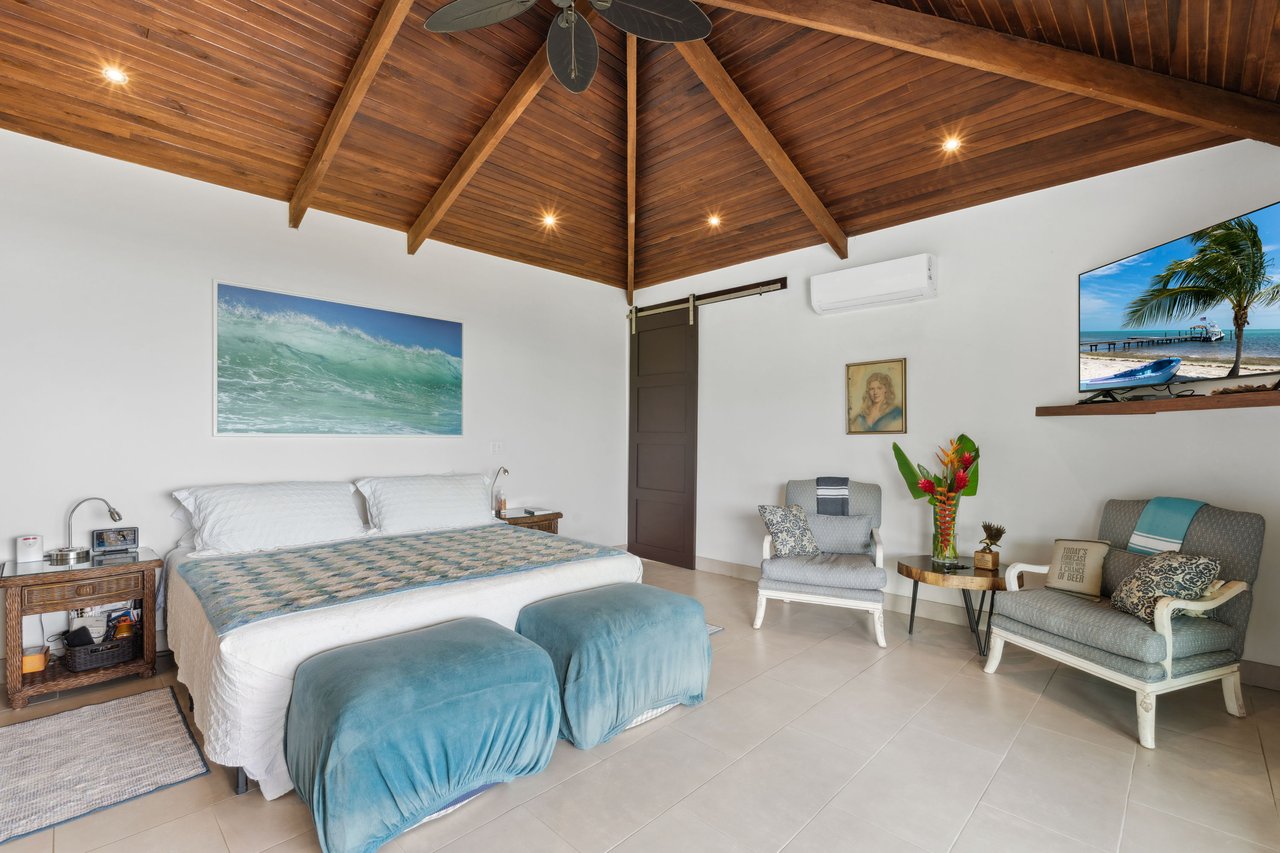 Casa Pickle on the Hill | Spacious Private Estate with Pickleball Court, Mature Gardens & Independent Guest Apartment