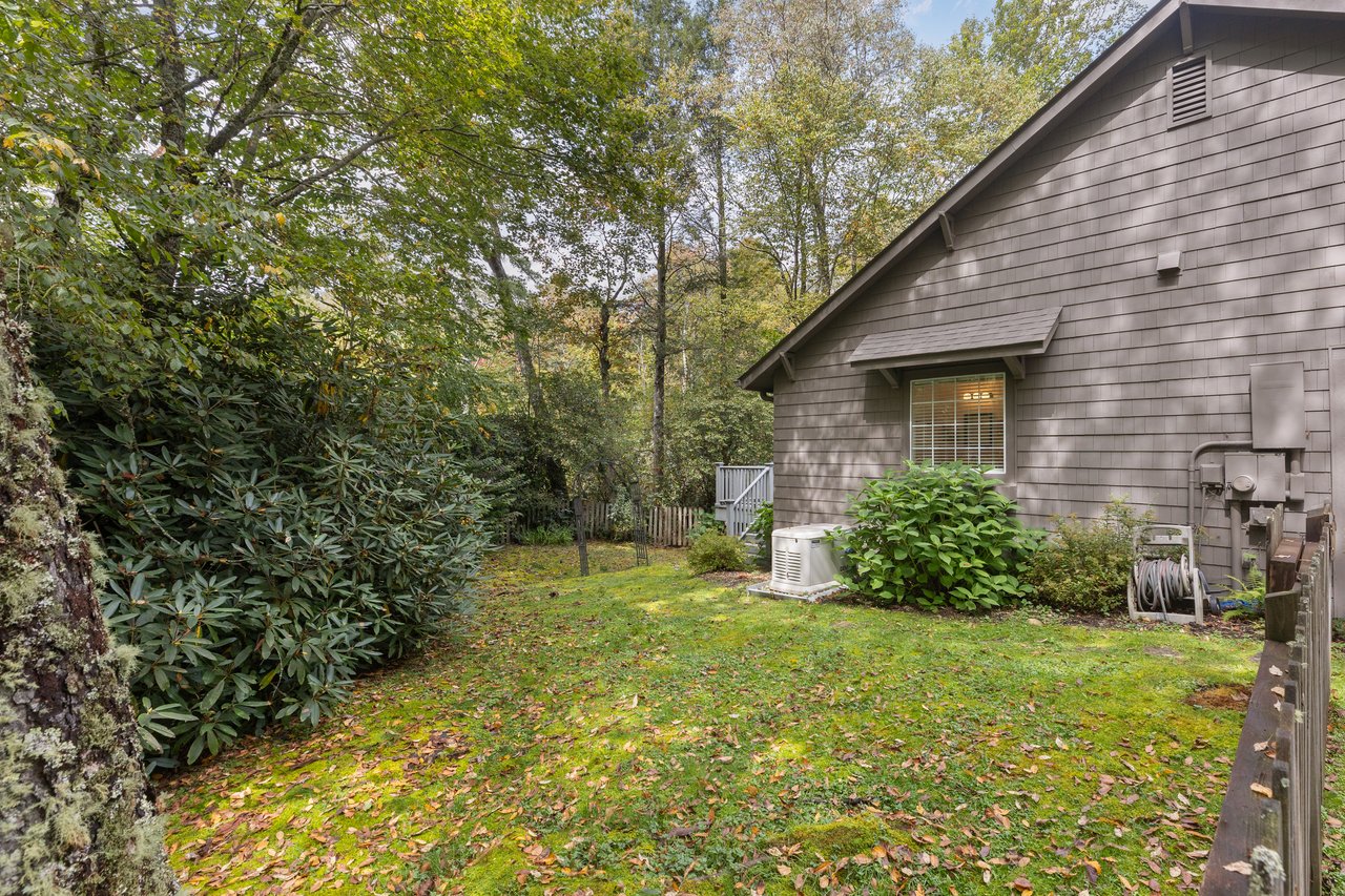 75 Hickory Dr
