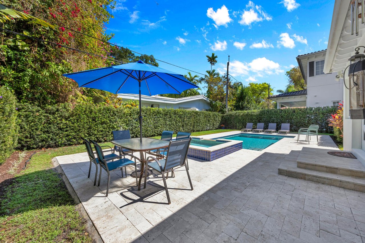 Charming Pool Home at 1005 Columbus Blvd