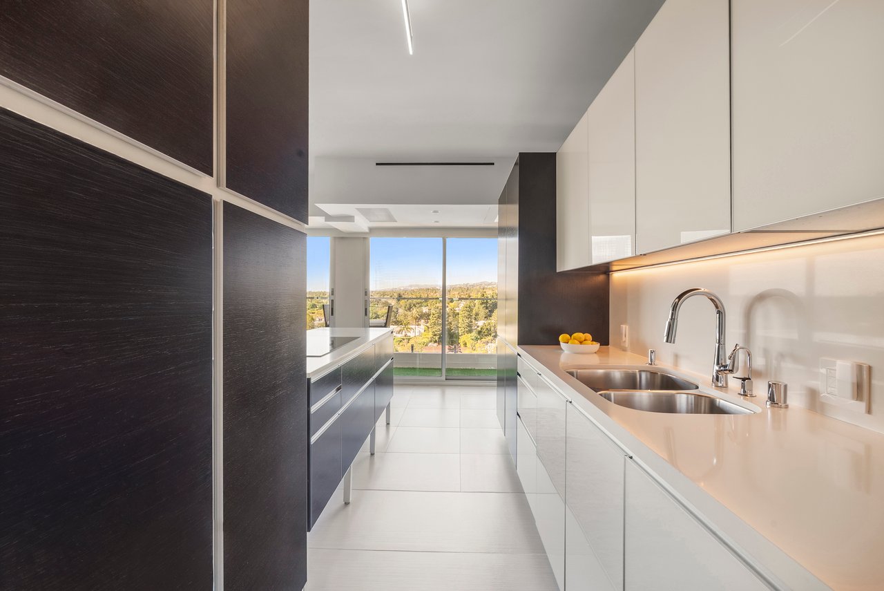 838 N Doheny Dr Unit: 1202, West Hollywood