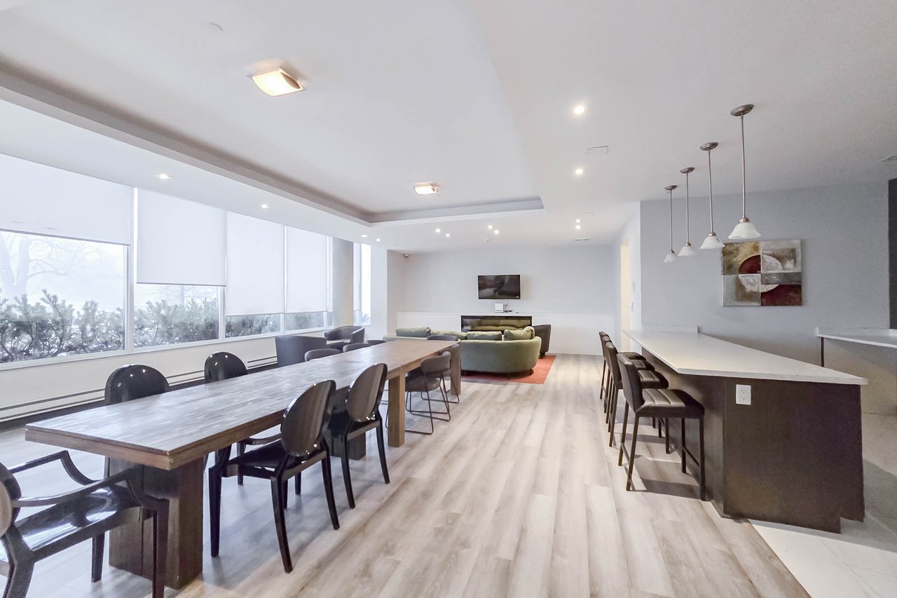 424-3560 St Clair Ave E