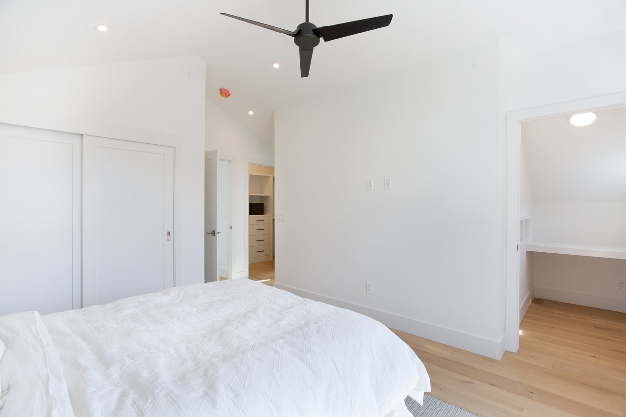 2(SE) - 833 6th Street