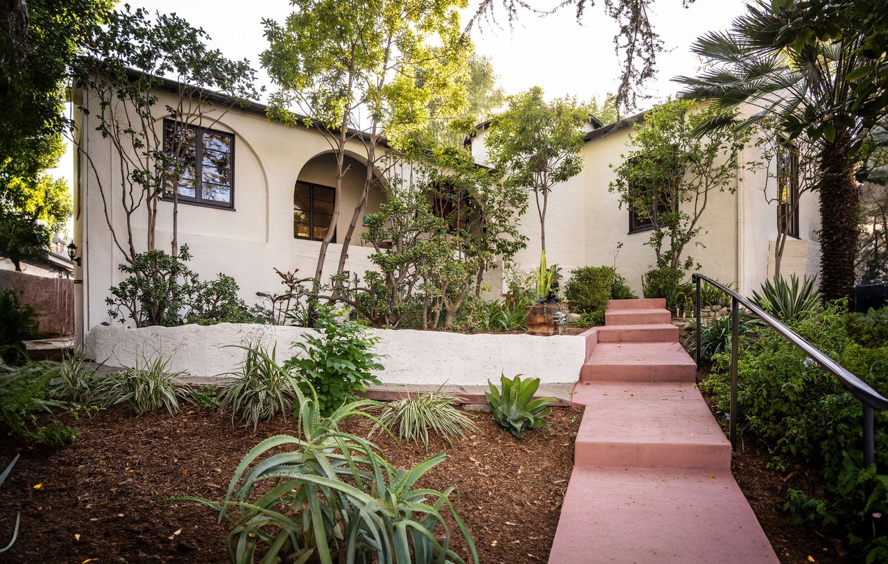 3895 Fredonia in Studio City