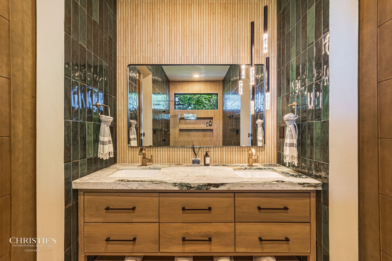 Luxury Estate in Escaleras — 5.5 Acres Majesty of Incredible Ocean Views 