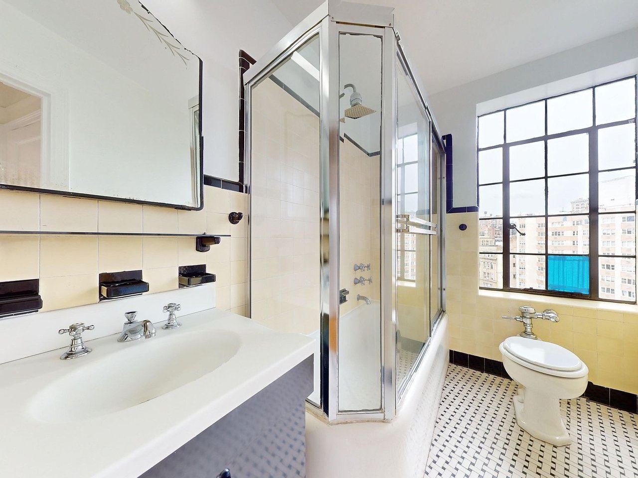 1 Christopher St #10E