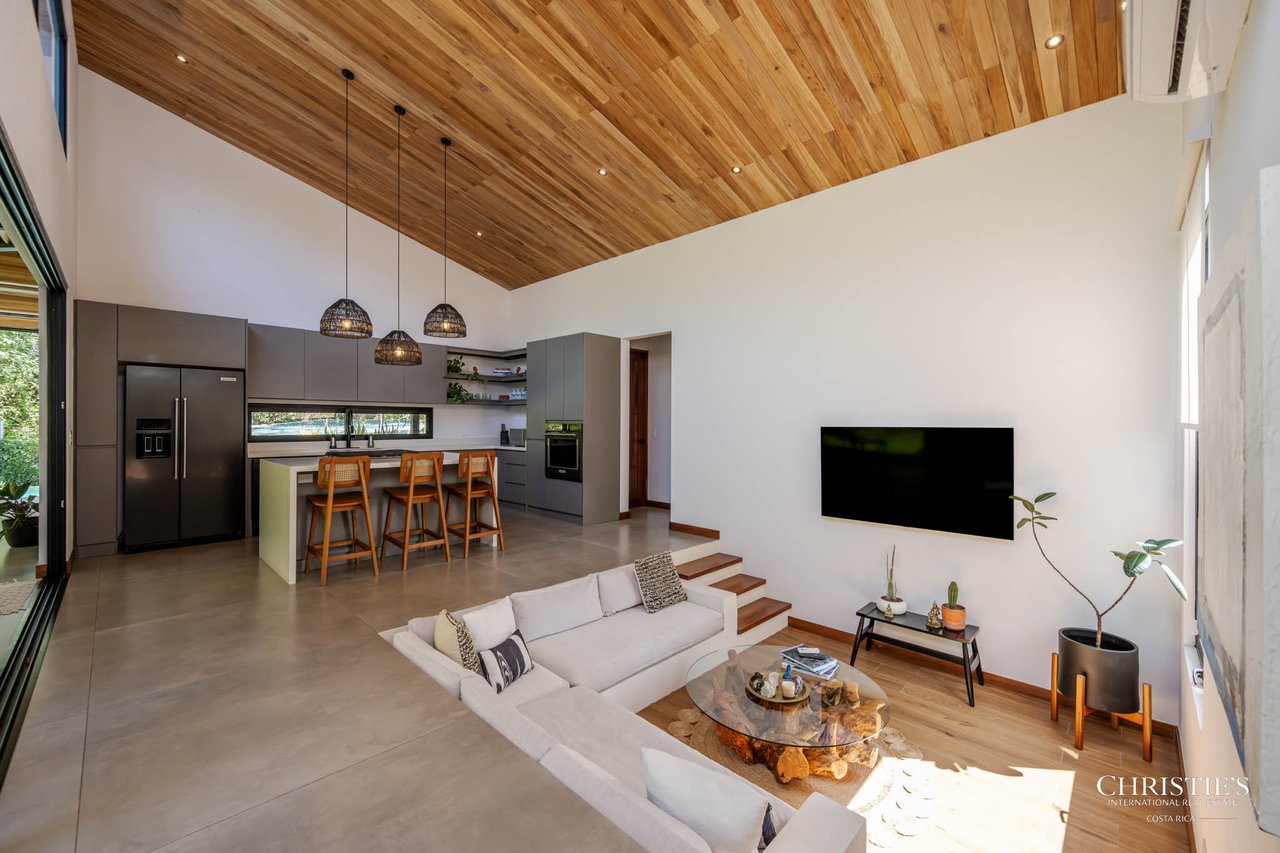 Casa Lola – Contemporary Beachside Oasis in Playa Grande