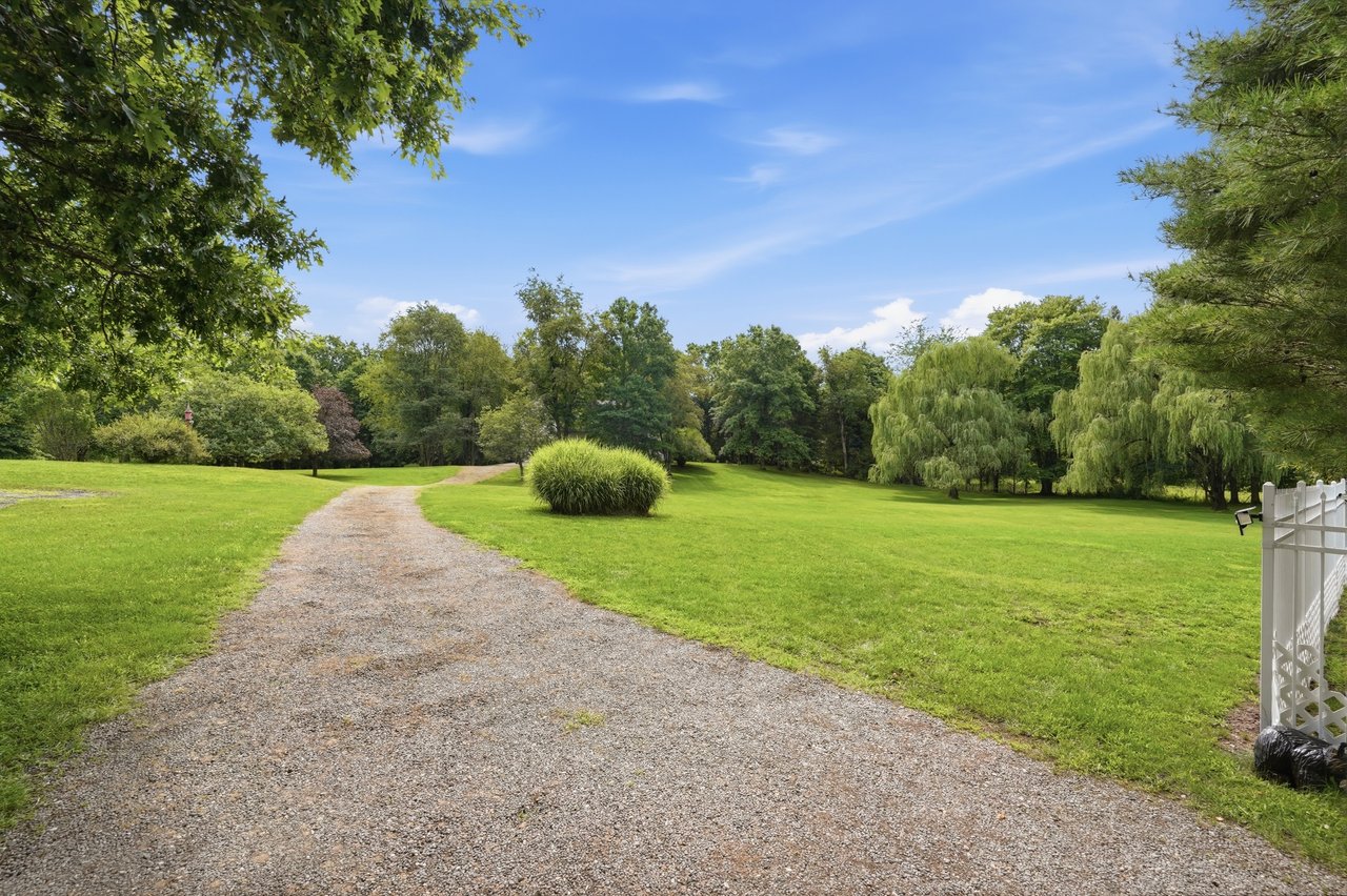 Picture-Perfect Country Living