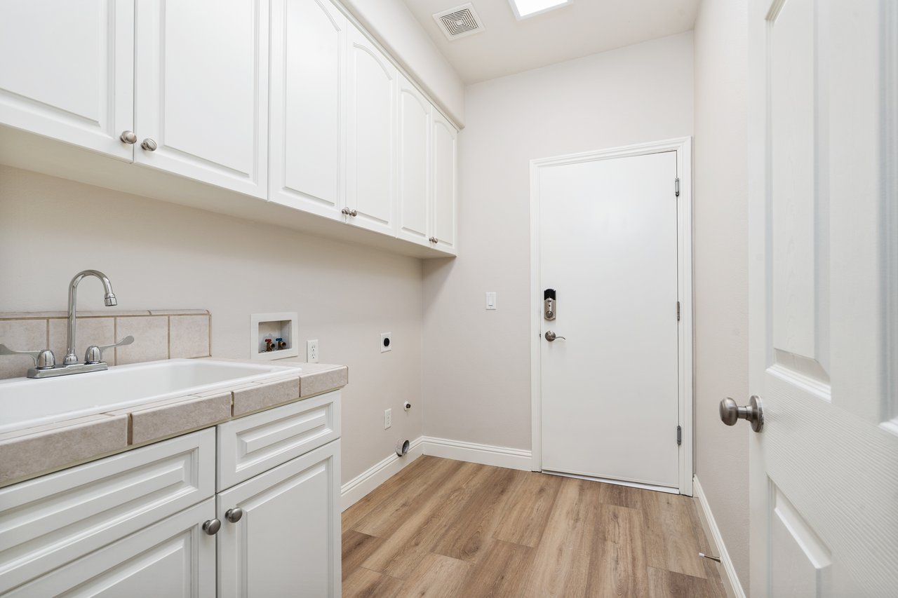 5049 W Locust Ave