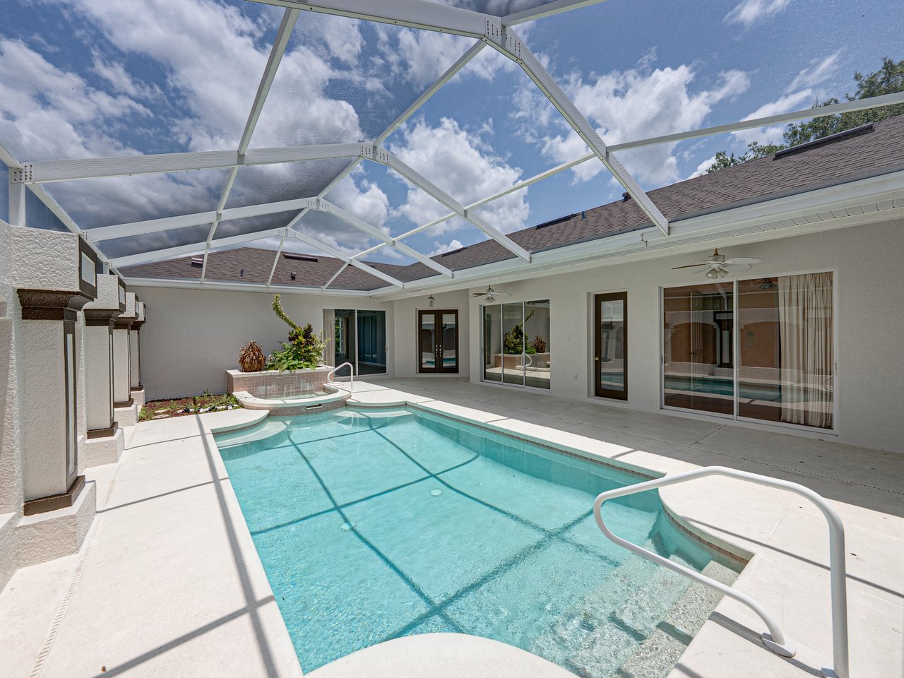 12333 WOODLANDS CIR