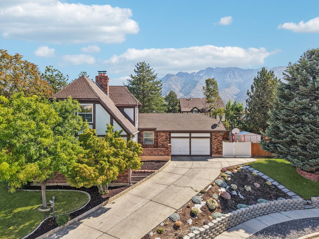 11343 S Clifford Cir