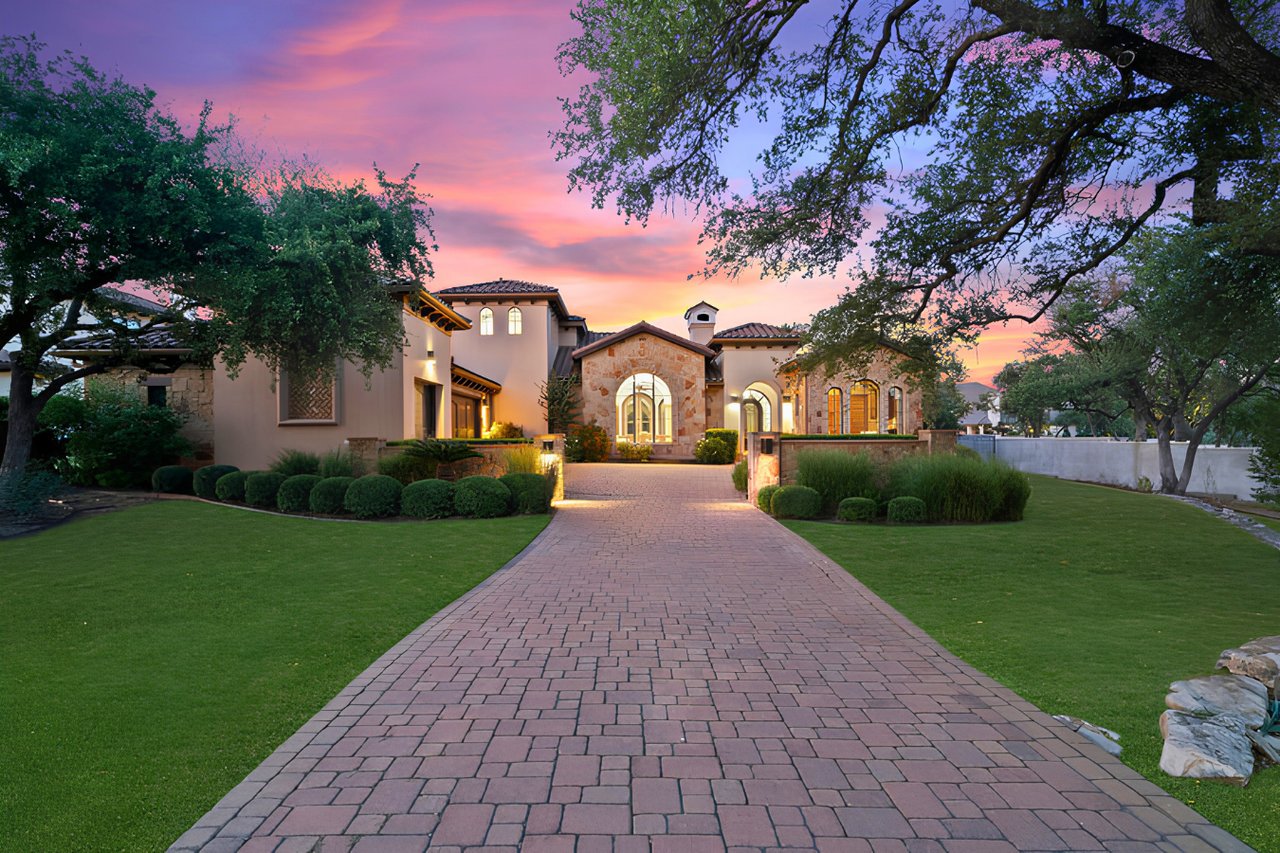 8408 Calera DR