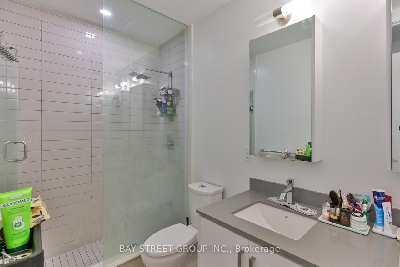 PENTHOUSE IN THE HEART OF NORTH YORK