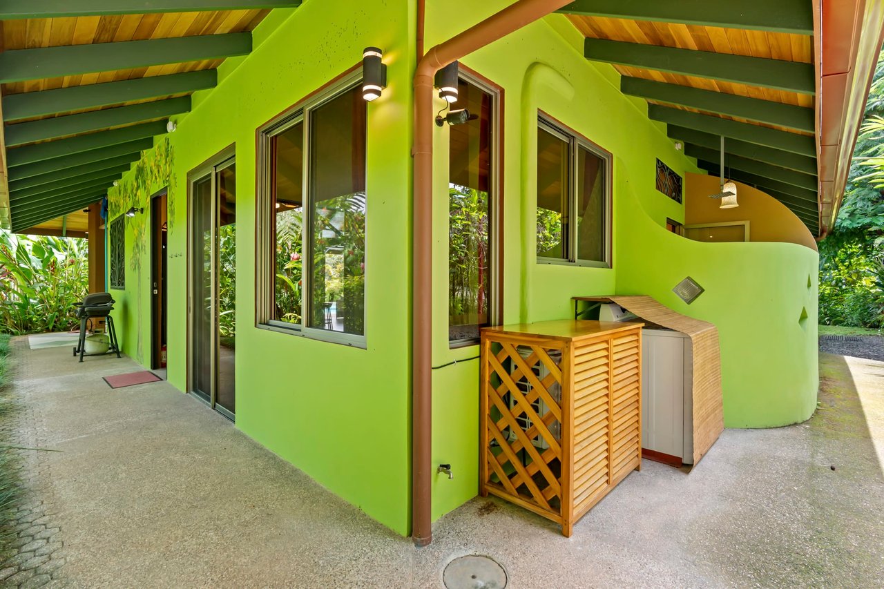 Casa Loro Verde,  Rainforest Jungle Retreat Home on 5.24 Acres in Portalon!