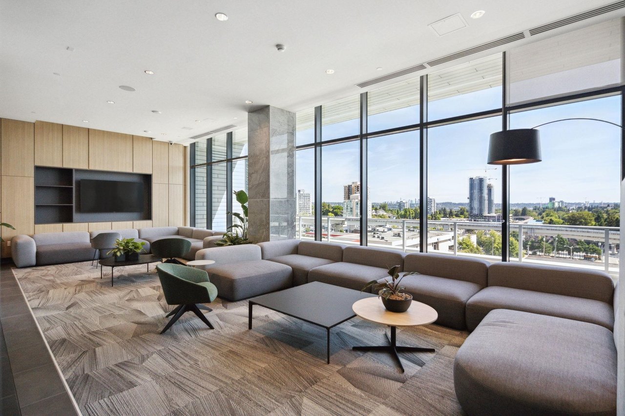 1210-3809 Evergreen Pl