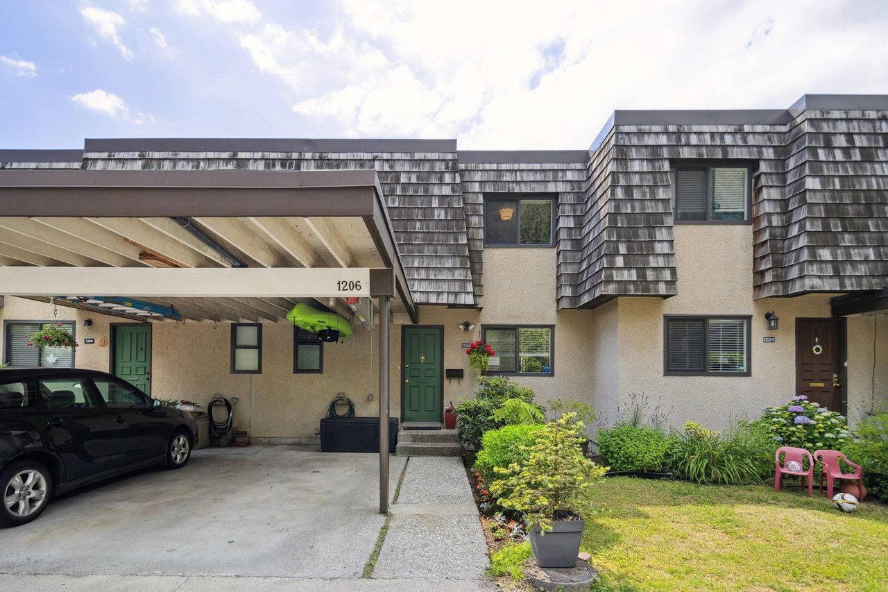 1206 Premier St