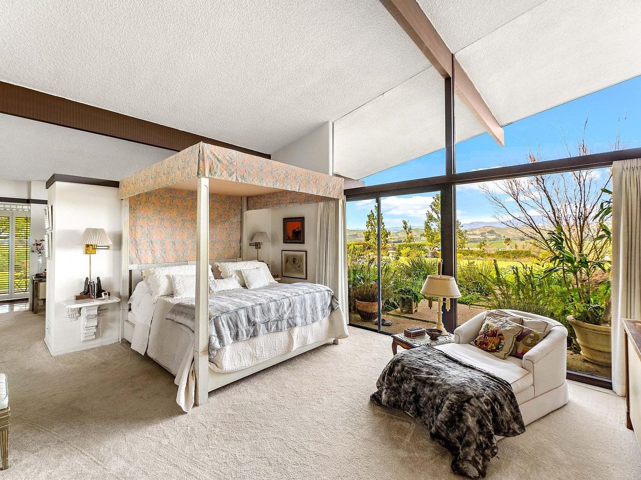 675 Fairway Dr, Camarillo, CA 93010