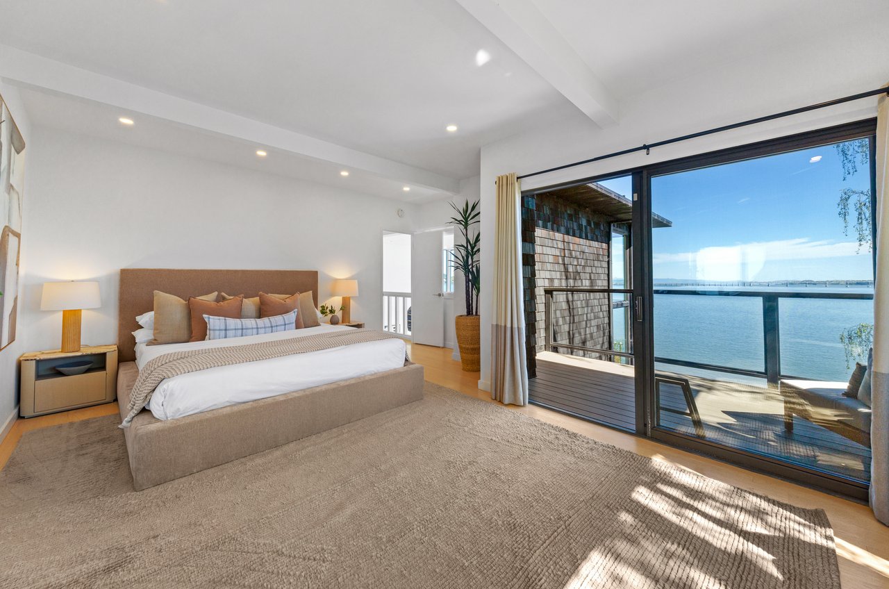 Gated View Residence on the Water