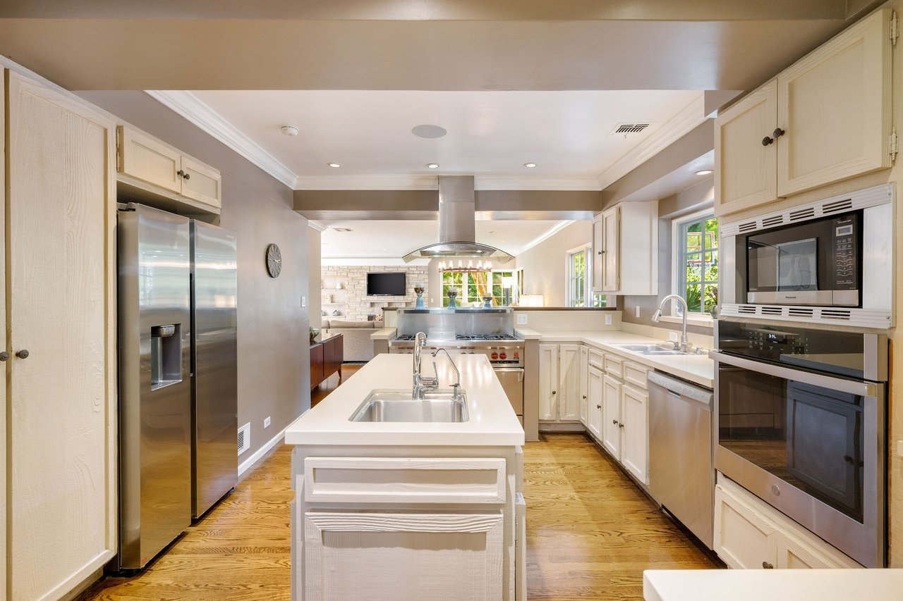 723 N Sierra Dr, Beverly Hills