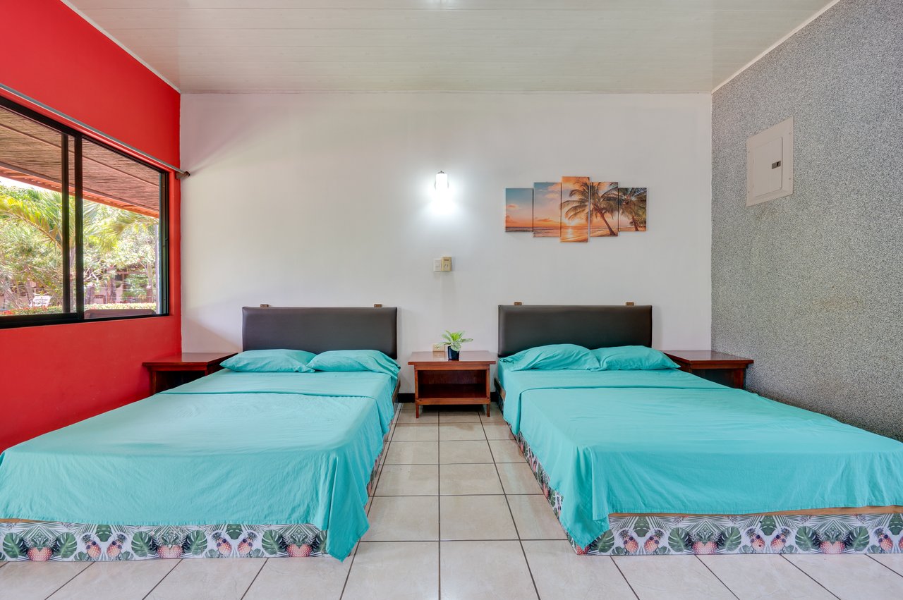 Tamarit House | Spacious Tropical Retreat in Villareal, Costa Rica