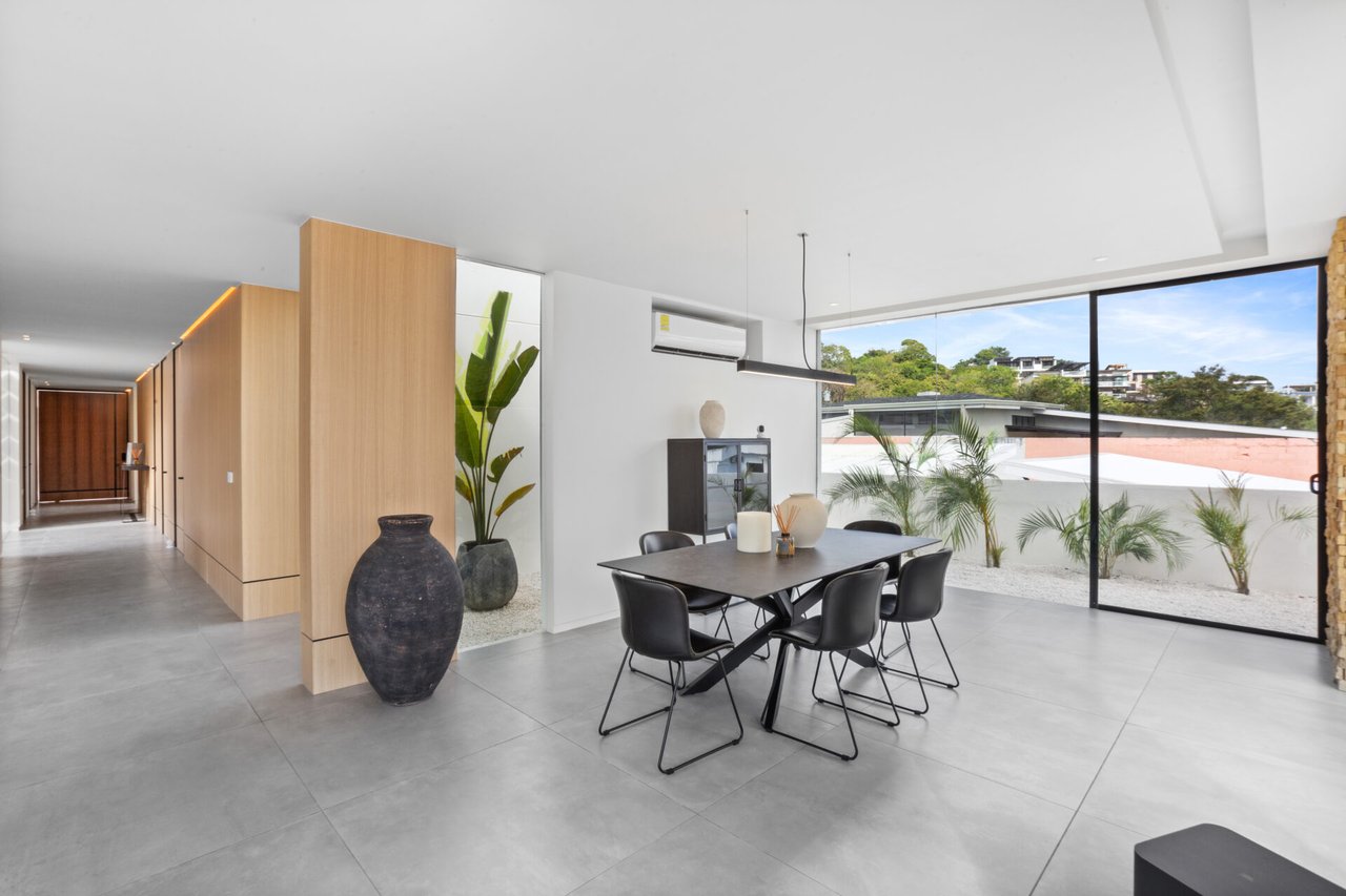 Villa Juba | Contemporary 4-Bedroom Villa with Mono Loco Beach Club Membership in Tamarindo