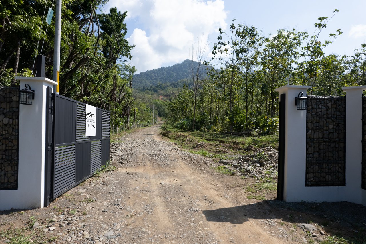 ¡New Gated Development in Matapalo - Ocean View and Flat Land, ready to build!