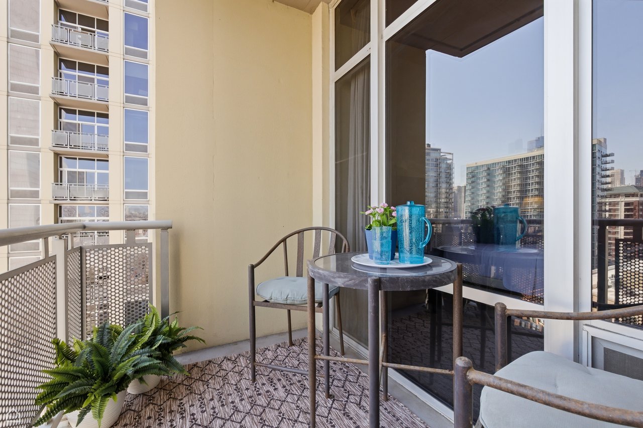 702 N Larabee Street unit 1206 