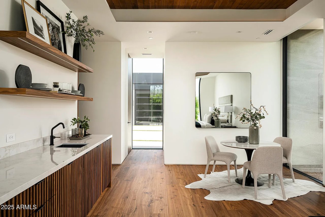 6911 E Jackrabbit Rd