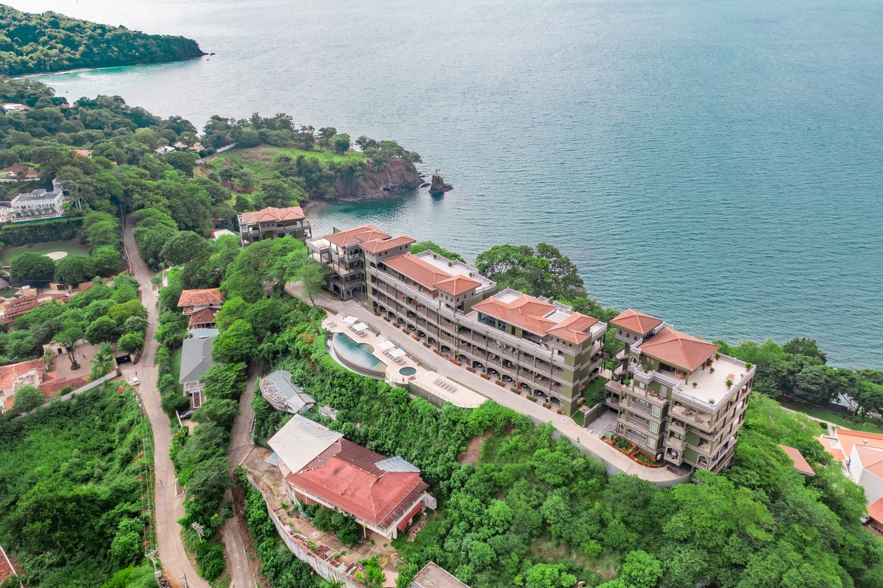 360 Splendor del Pacifico #305 | Oceanview Perfection – Just Steps from the Infinity Pool