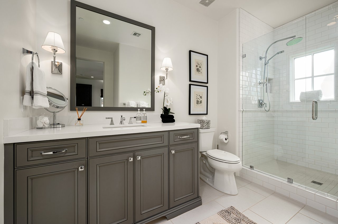 9483 E ROCKWOOD Drive