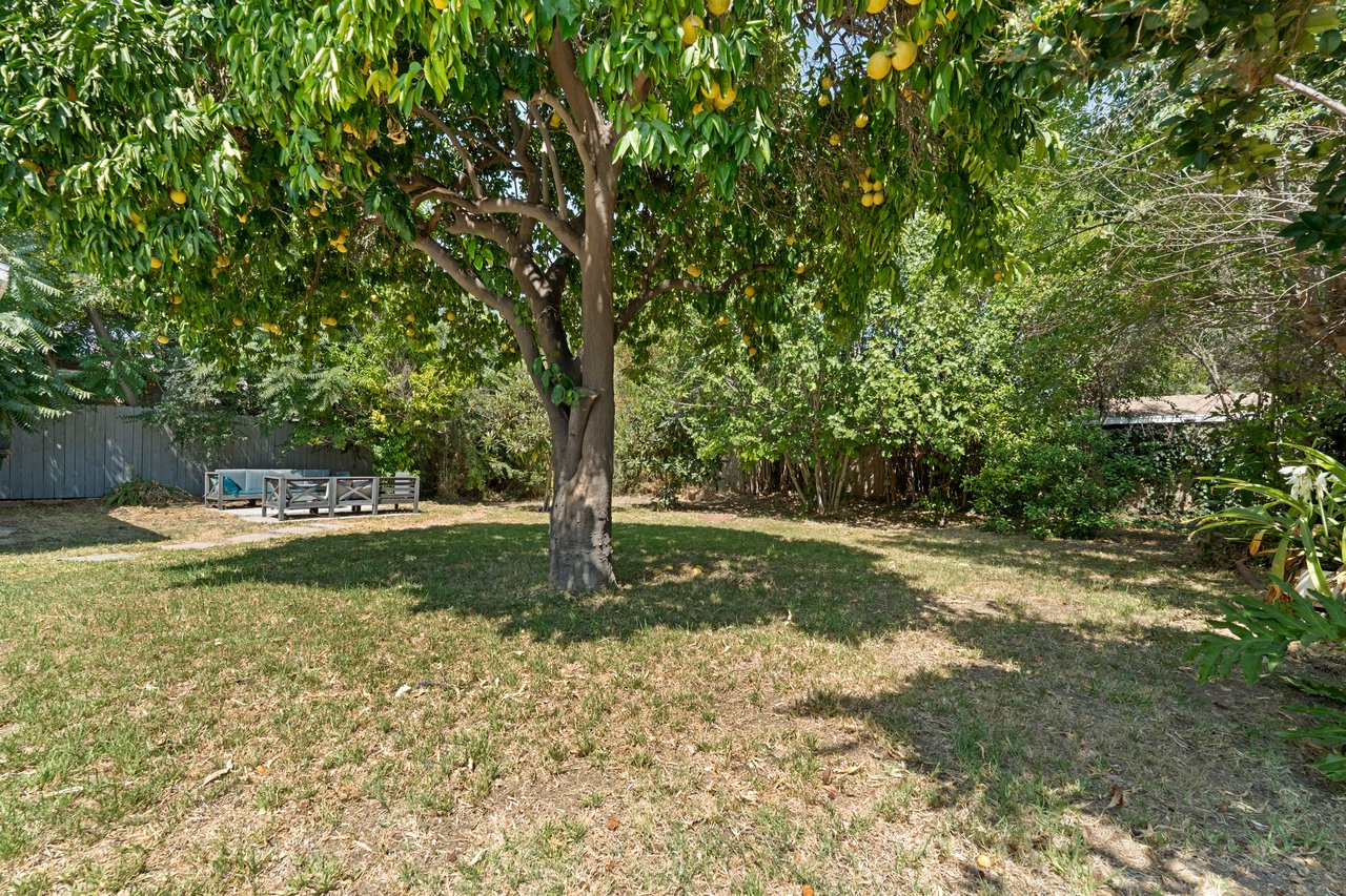 790 N El Molino Ave